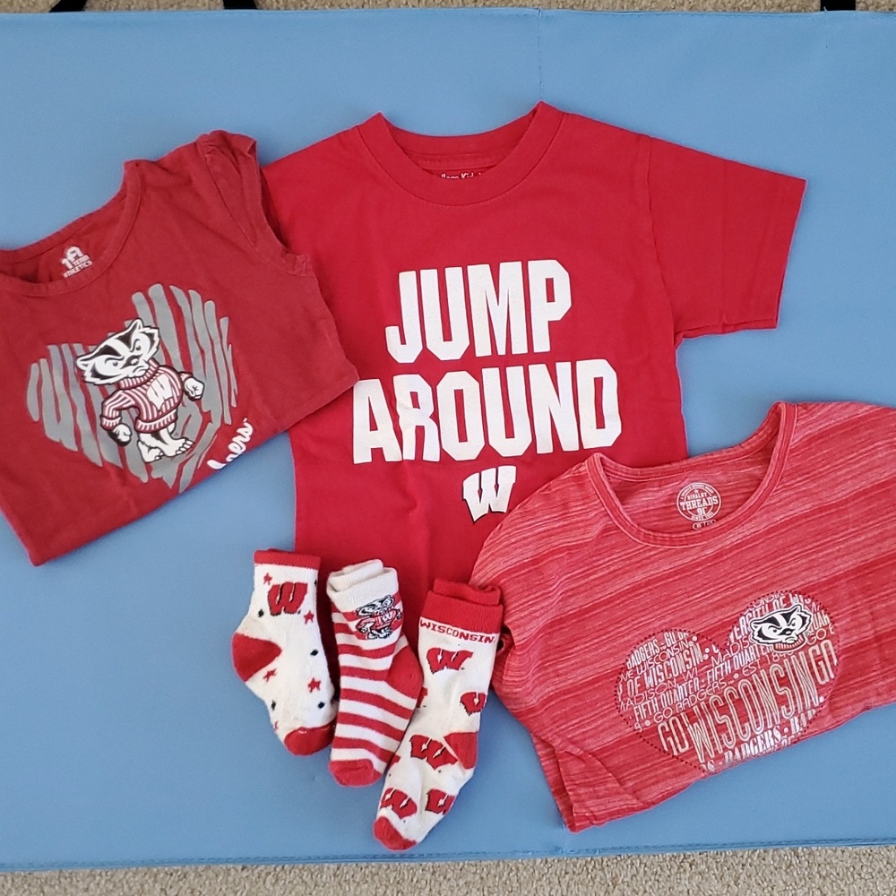 Wisconsin Badger bundle - 3 short-sleeve t-shirts and 3 pairs of socks, size 4